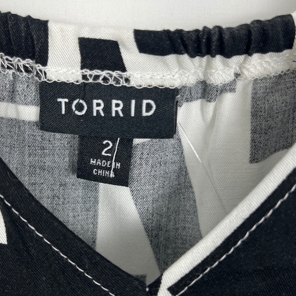 Torrid Black & White Abstract Pattern Maxi Dress Torrid Size 2 - Picture 4 of 7
